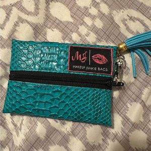 MICRO MAKEUP JUNKIE!